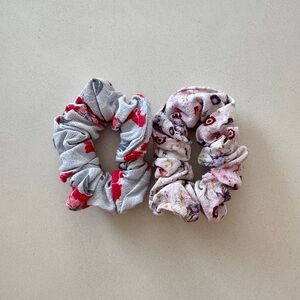 Aritzia Floral Scrunchies Set of 2 NEW